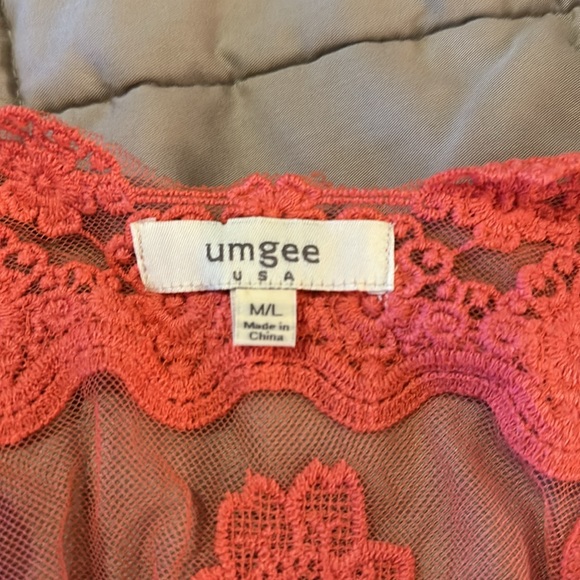 Umgee Pink Rose Lace Vest - Medium/Large - Picture 6 of 7